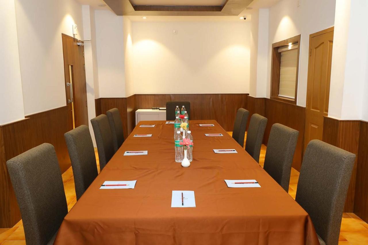 Hotel La Serene Mattannur Mattanur ภายนอก รูปภาพ