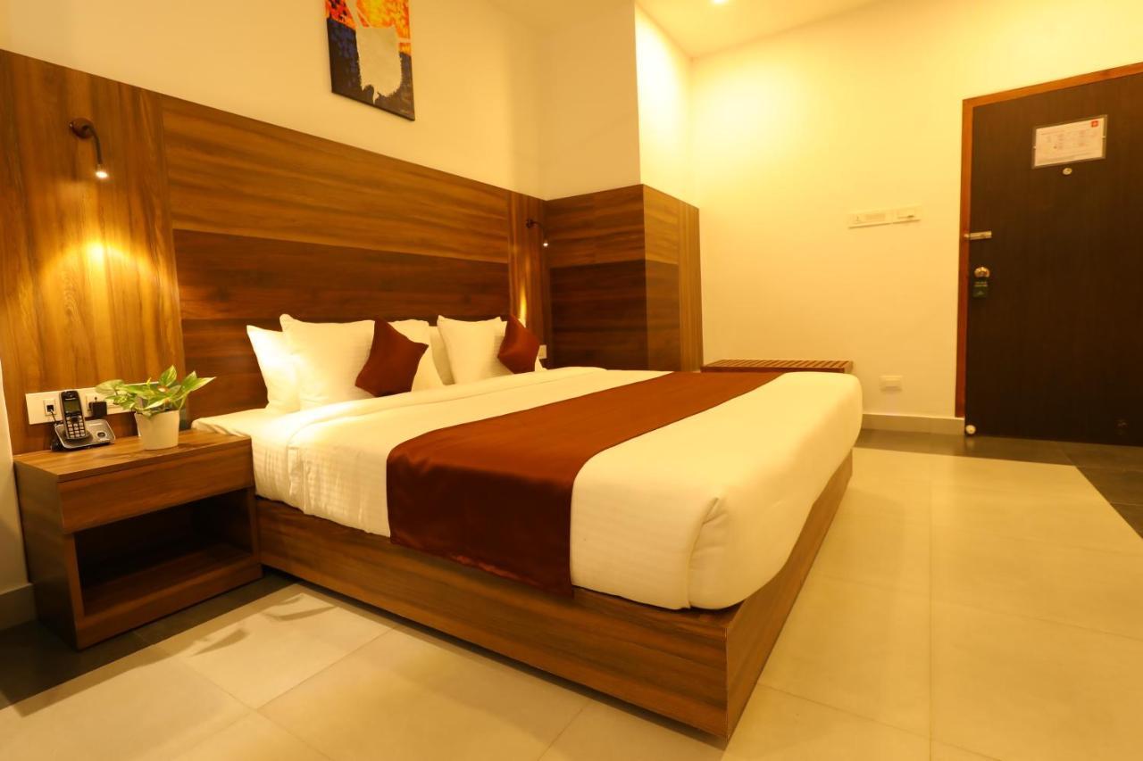 Hotel La Serene Mattannur Mattanur ภายนอก รูปภาพ