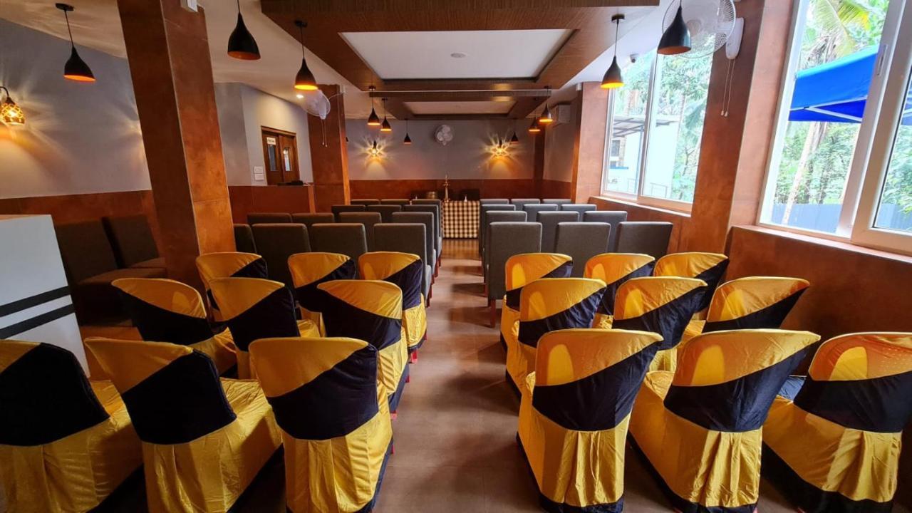 Hotel La Serene Mattannur Mattanur ภายนอก รูปภาพ